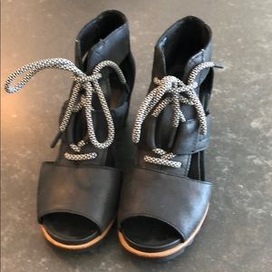 Sorel Joanie Lace Up wedges